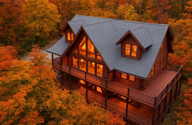 Smoky Mountains Chalet with Hot Tub