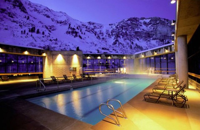 Snowbird Cliff Club New Years week 3 rooms sleeps 10