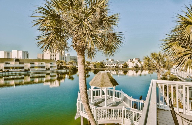Snowbirds come enjoy the mild winter weather here in Destin.