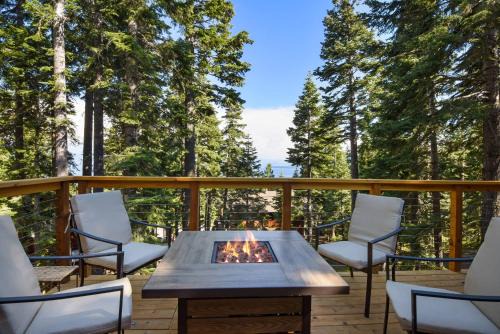 Snowshoe Cabin - 3 Decks BBQ & Hot Tub