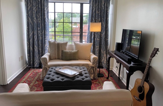 Soda City Suite: Cozy place in Five Points/USC - walk to everything!