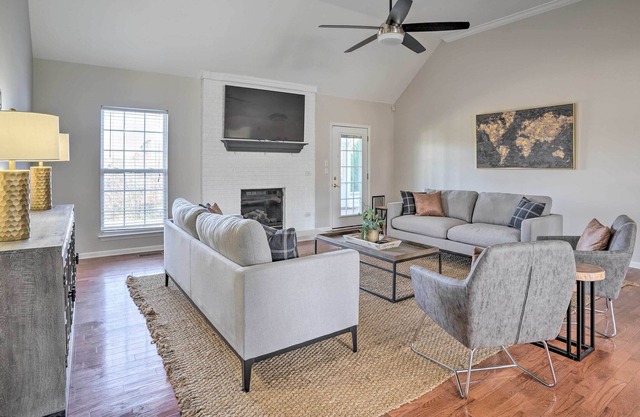 Soddy-Daisy Retreat w/ Grill + Screened Patio