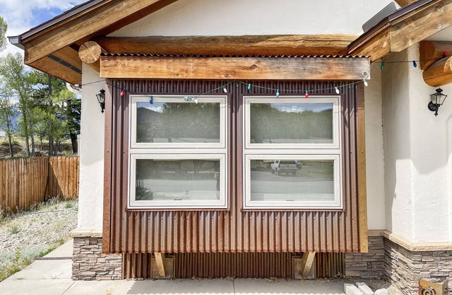 Sol Suite - Single floor comfort near center of town
