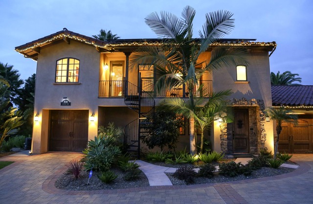 Solana Beach Tuscan Villa on golf course