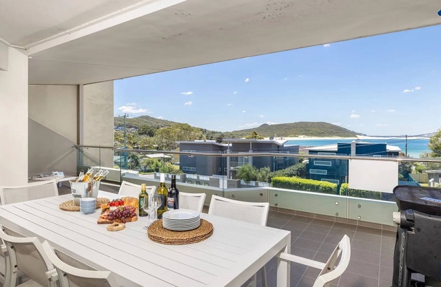 Solaris – beach and ocean views