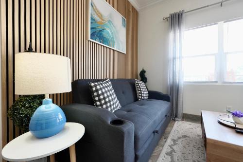 SōLE #4,2 BR-Riverview-2 min to BEACH-Launch Views-Balcony