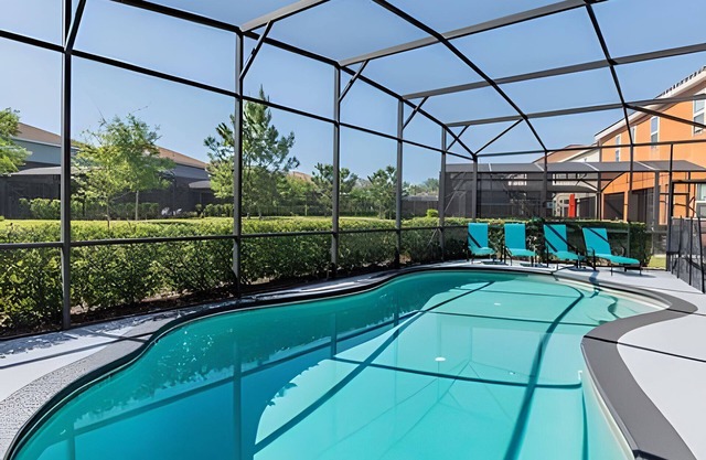 Solterra 6BR, 4 enSuites, Pool & Game Room