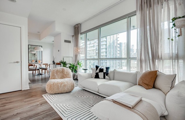 Somnus Luxury 1 bedroom downtown Toronto. Full condo.