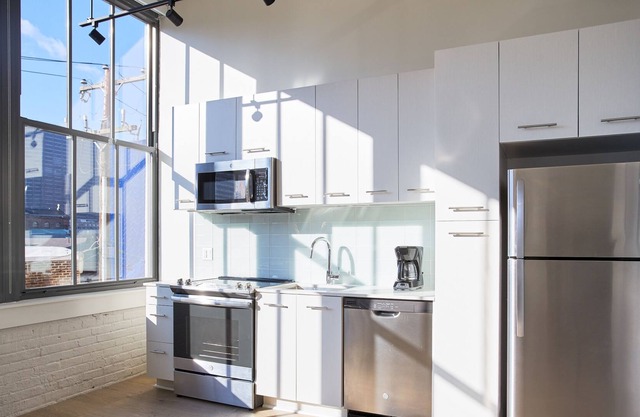 Sonder at Sixteen Hundred | Spacious One-Bedroom Apartment w/ Den