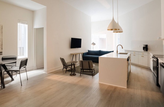 Sonder The Hideaway | Four-Bedroom Apartment w/ Balcony