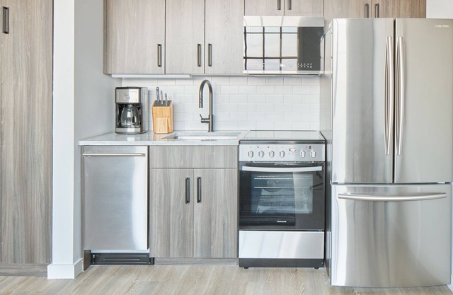 Sonder | The Tidewater | Studio Apartment