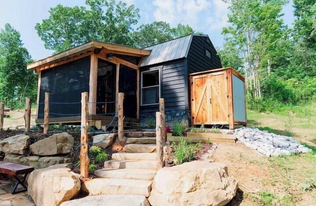 Songbird Cabins - mountaintop retreat