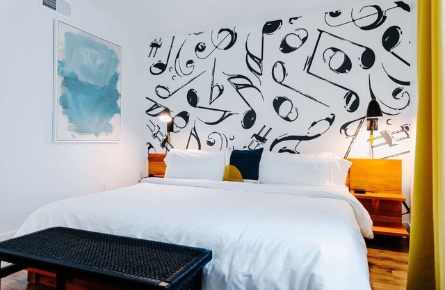 Songwriter's Suite: Luxe Music Row Stay!