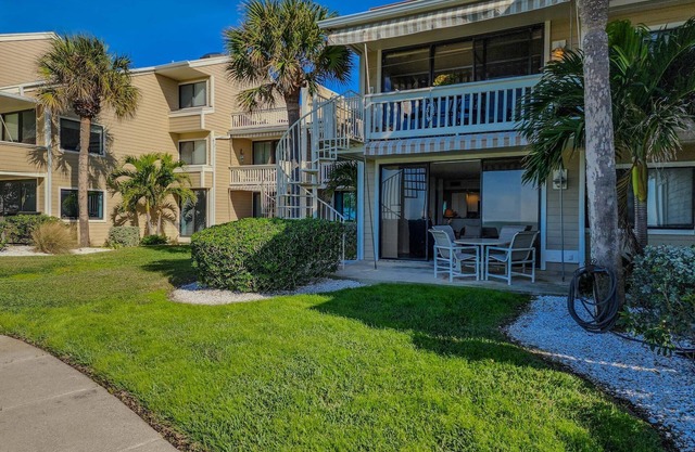 Sonrisa 11 Sun-Kissed Beachfront Bliss in Belleair