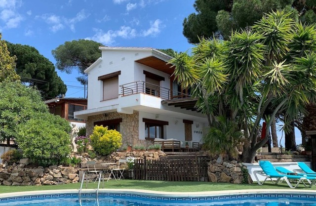 Sophisticated elegance and views close to BCN!