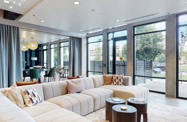 Sophisticated Downtown Studio