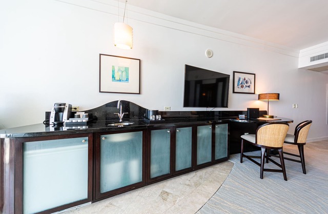 Sorrento Ocean/Bay Jr Suite in the Fontainebleau