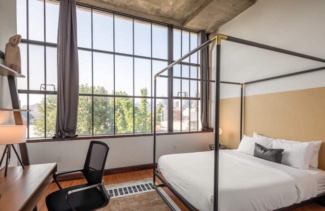 Sosuite | 2BR Apt w Balcony, W/D, Gym, On-Site Bar