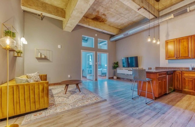 Sosuite | 2BR Apt w W/D, Gym, On-Site Restaurant