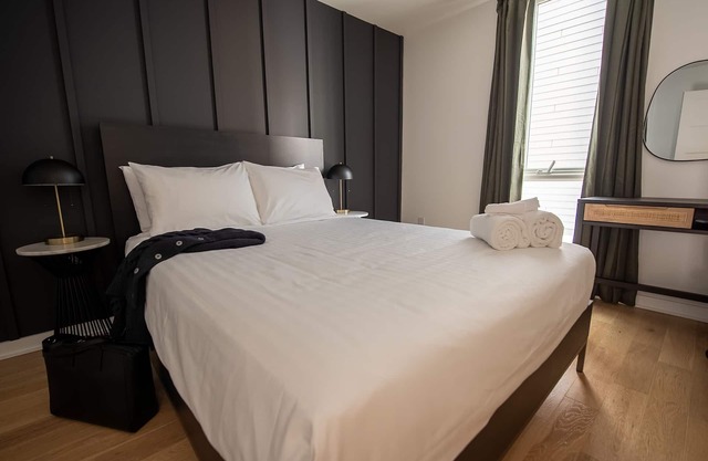 Sosuite 2BR Apt w W D Newly Renovated