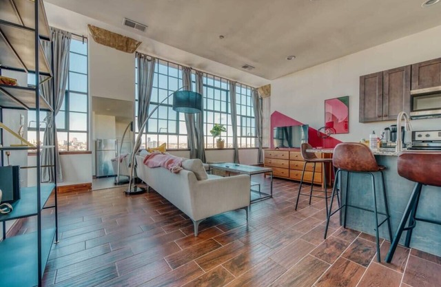 Sosuite | 2BR Penthouse w Balcony, W/D, Gym