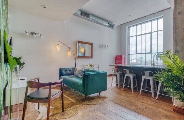Sosuite | 2BR Penthouse w W/D, Gym, On-Site Bar
