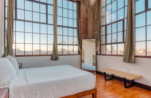 Sosuite 2BR Penthouse w Balcony W D Gym