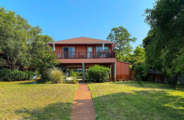 Soundside Cove Beachfront Retreat | House in Gulf Breeze