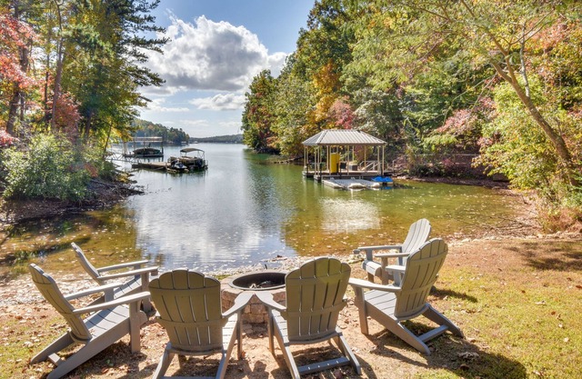 South Carolina Retreat on Lake Keowee w/ Dock