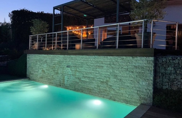 South-facing villa with swimming pool in the Valcros area