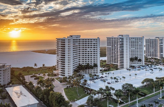 South Seas Tower 4-1101 .Gorgeous Sunset Views
