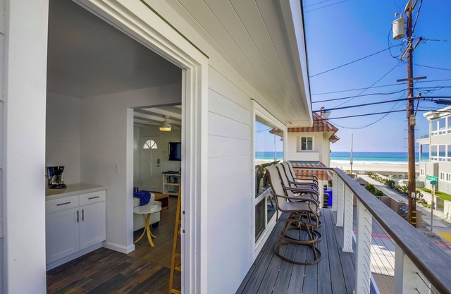 South Shore Gem | Ocean View, Patio, BBQ