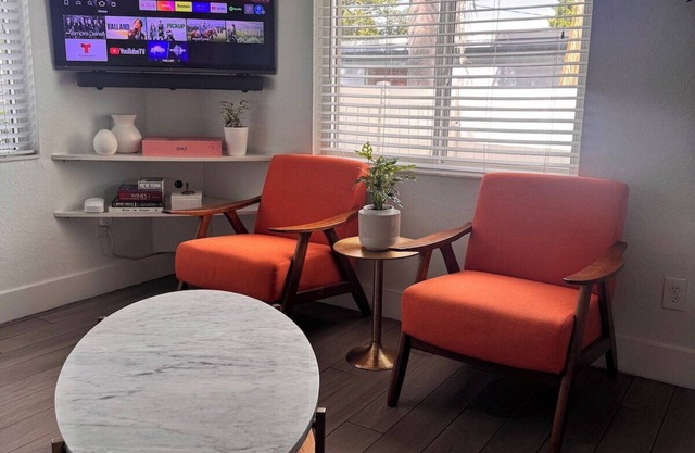 South Tampa Home | Central, Pet-Friendly & Comfy