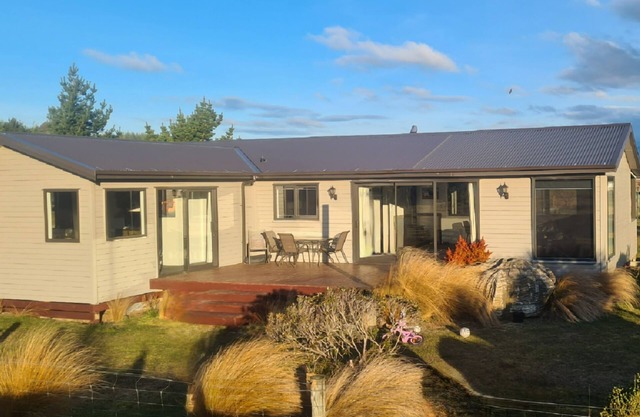 South West Country Retreat. Located just 5 minutes from Te Anau.