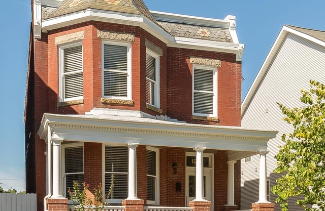 Southern Victorian Mansion: Eating/drinking Nearby