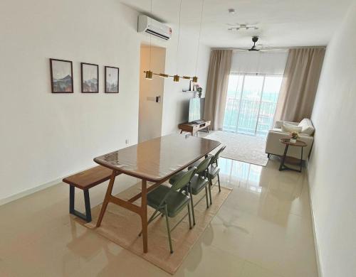 Southville City homestay The Snug Spot 3 bedrooms Wifi Netflix