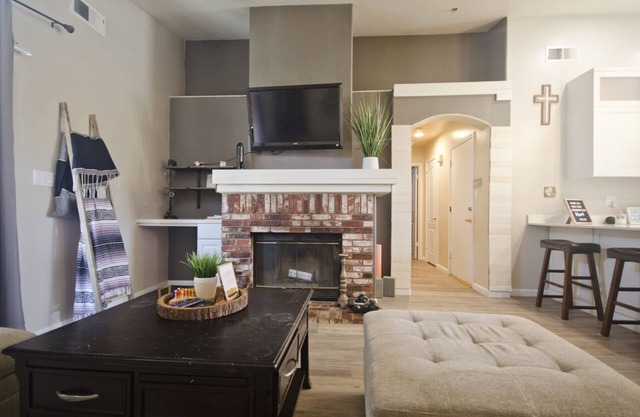 Southwest 2 Bedroom 1 Bathroom house Pets Ok