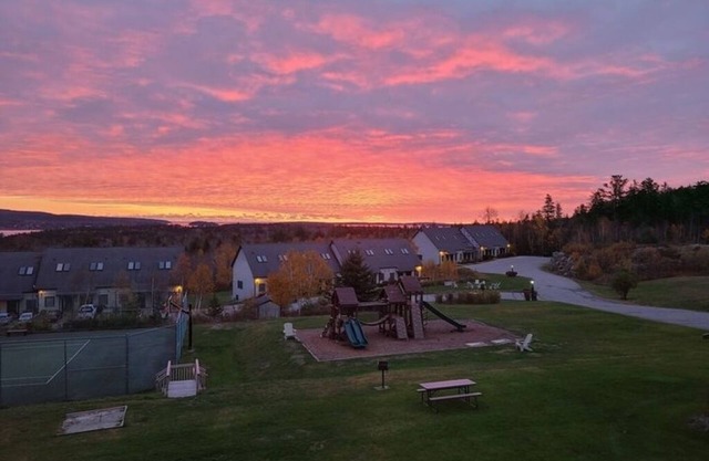 Southwest Harbor town house, sleeps 6 w/HotTub, price just reduced.