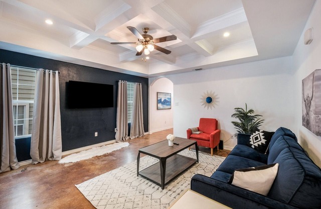 SP1 20% OFF New 3BR Home for Families or Large Groups 5-mins from Methodist