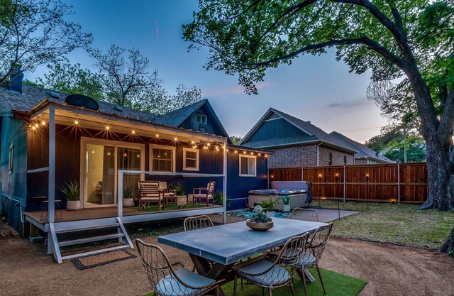 Spa in Dreamy Yard! S