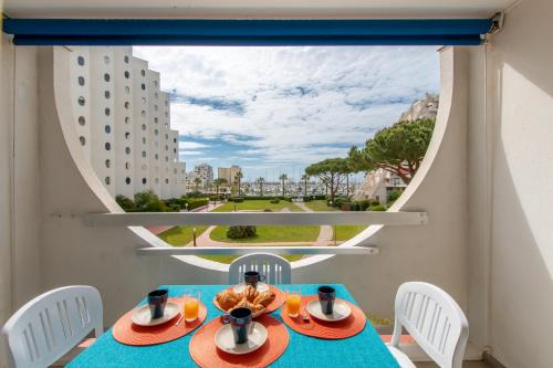Spacieux studio cabine-Parking gratuit-Clim-Proche centre & Mer-Vue Port LGM