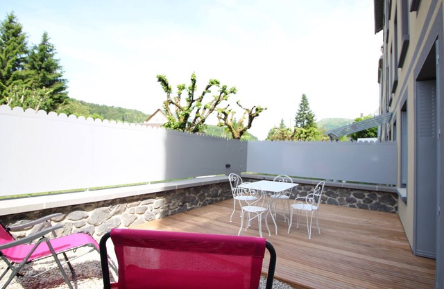 Spacious 1-Bedroom Apt with Terrace, 300m from Thermal Baths in Le Mont-Dore