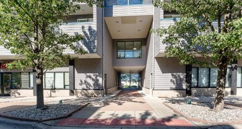 Spacious 1-bedroom condo in the heart of Grand Haven