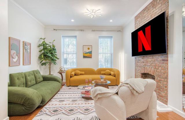 Spacious 1BR with King Bed, AC, WiFi & Streaming Entertainment.