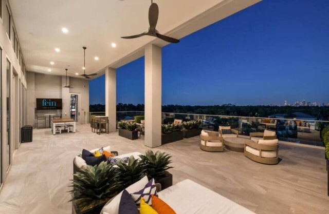 Spacious 2-Bed, 2-Bath Apartment by The Galleria