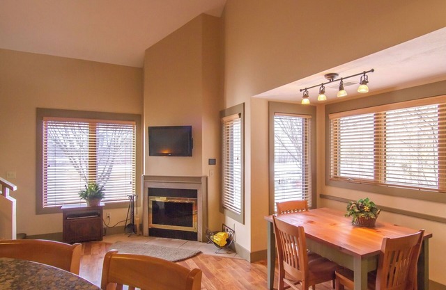 Spacious 2 Bed Condo at Crystal Mountain Resort by RedAwning
