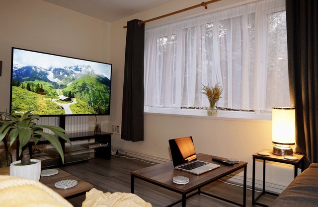 Spacious 2 Bedroom Flat on Ground Floor