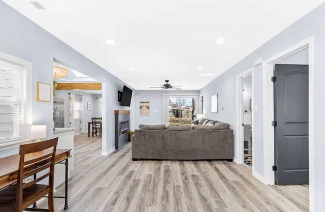 Spacious 2 BR with Fireplace and Private Backyard