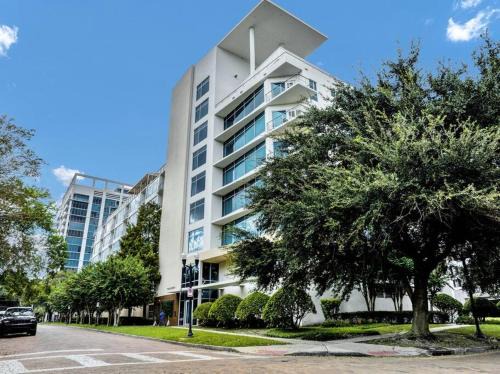 Spacious 2BD 2BTH Luxury Condo