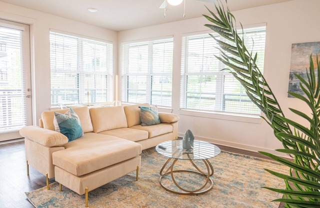 Spacious 2BDRM/2BA at a New Property West Midtown w/FREE parking, Pool & Gym